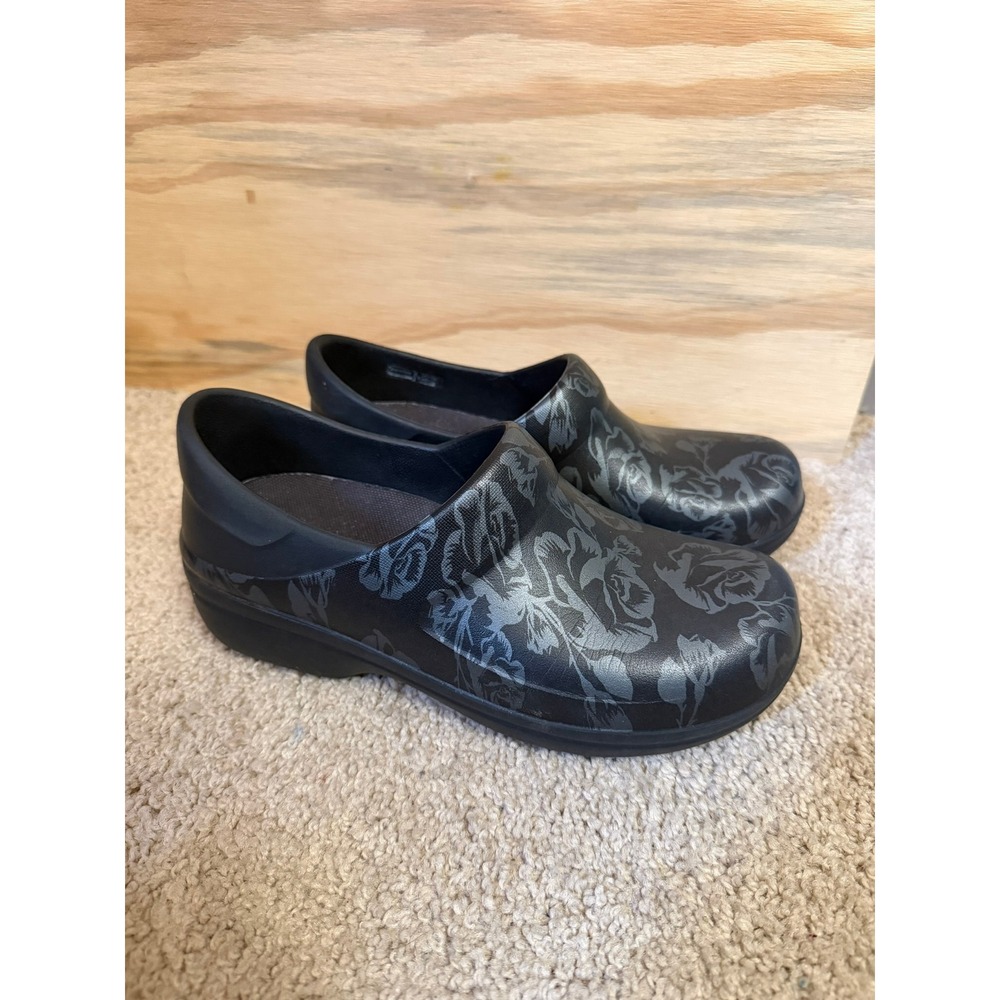 Women's Crocs Neria Pro II Floral 6 Slip Resistant Clogs Work